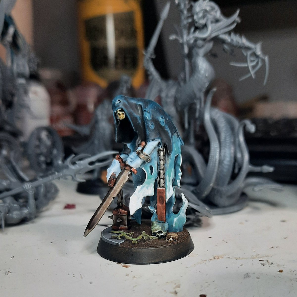 SystemRenegade's tweet photo. Today's WIP 

Finally got the paints I needed to get the ghosty bits going. Looks pretty good, I think 😀 

#warhammercommunity #WIP #nighthaunts https://t.co/wb69fZOG3o