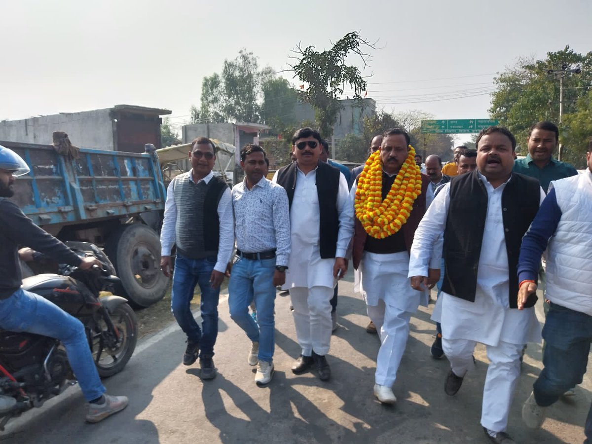 gangasingh23's tweet photo. जनपद कुशीनगर के विकासखंड कप्तानगंज में आगामी 11 फरवरी को गोरखपुर चंपा देवी पार्क में होने वाली सैथवार मल्ल भागीदारी संकल्प महारैली की तैयारी बैठक मे जाते हुए
@myogiadityanath 
@yadavakhilesh 
@BJP4UP 
@jayantrld 
@SainthwarMall https://t.co/nSgcncMkzg