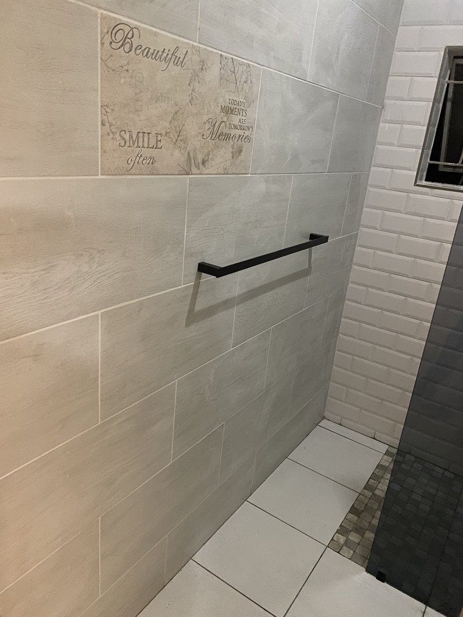 Alignaups's tweet photo. bathroom renovated #bathroomdesign #bathroomdecor #interiordesign #renovation #construction #after #work #tiling #bricking #backsplash https://t.co/8g4MUU5eoc
