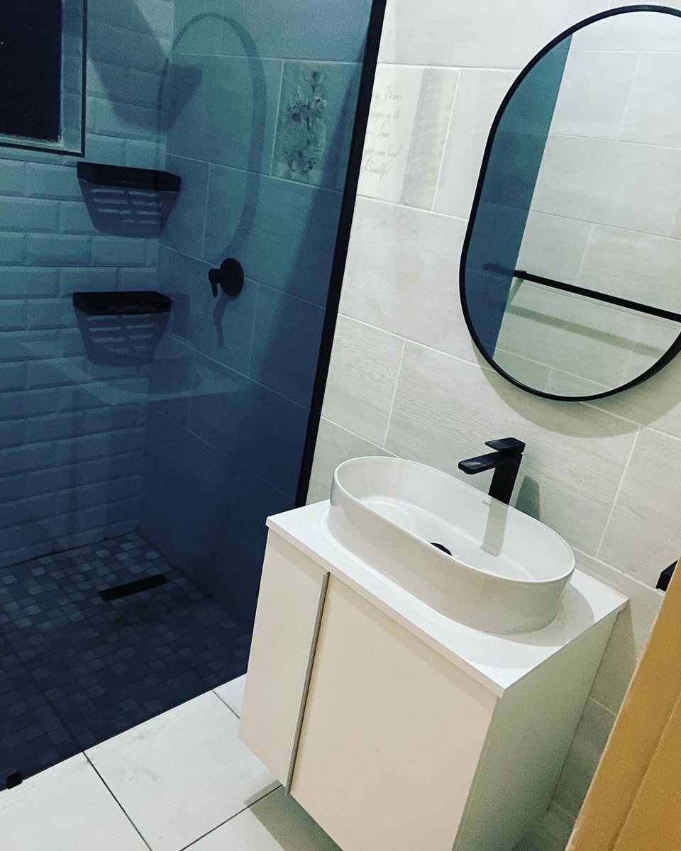 Alignaups's tweet photo. bathroom renovated #bathroomdesign #bathroomdecor #interiordesign #renovation #construction #after #work #tiling #bricking #backsplash https://t.co/8g4MUU5eoc