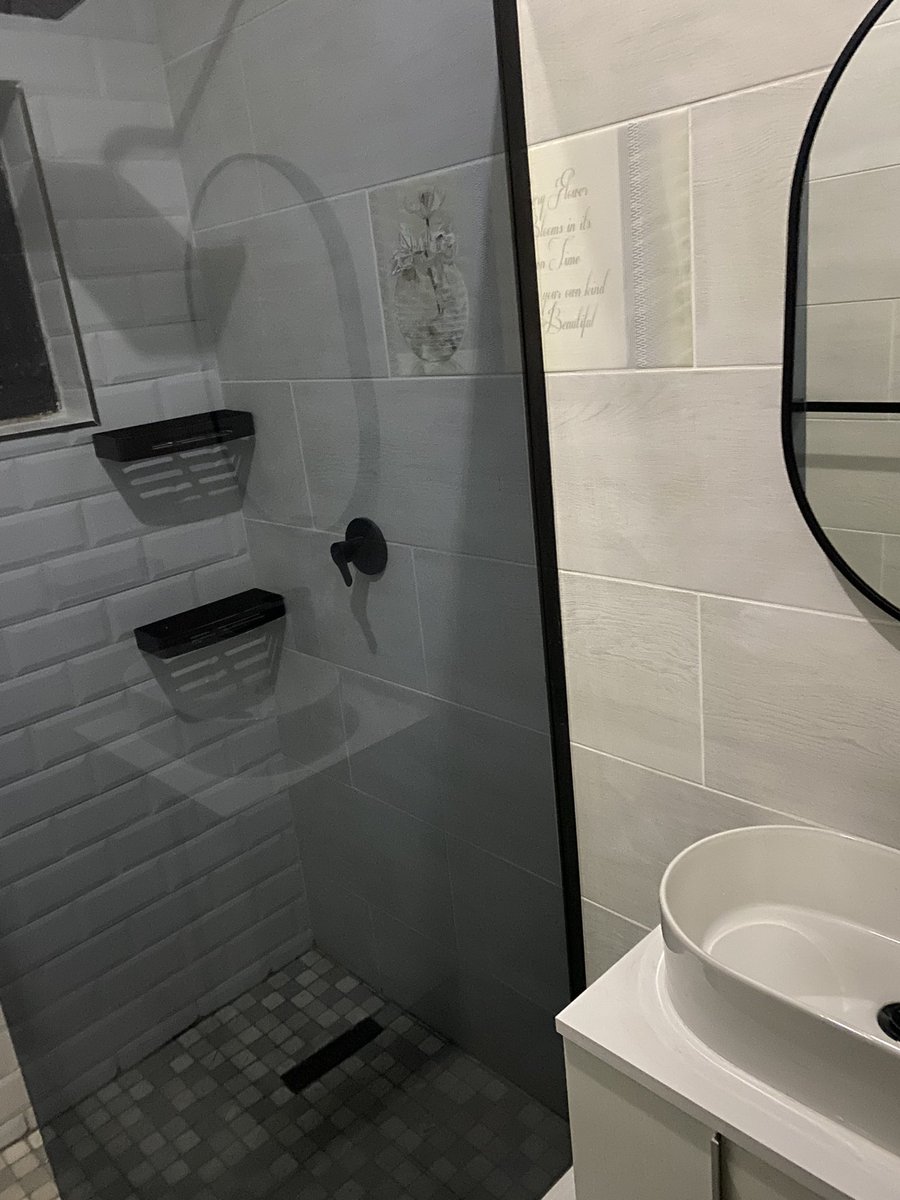 Alignaups's tweet photo. bathroom renovated #bathroomdesign #bathroomdecor #interiordesign #renovation #construction #after #work #tiling #bricking #backsplash https://t.co/8g4MUU5eoc