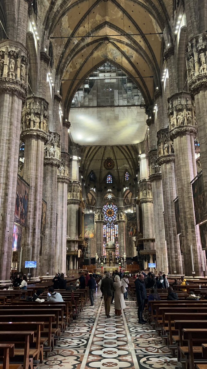 iima82's tweet photo. Duomo di Milano . https://t.co/1DHdtQSVOd