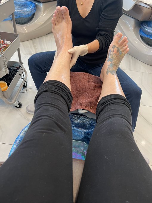 Pampering myself cuz I deserve it!  I ain&rsquo;t got time for time wasters &amp; low vibrations! https://t.co<a href="/tag/latepost"class="tags"><span>#latepost</span></a>