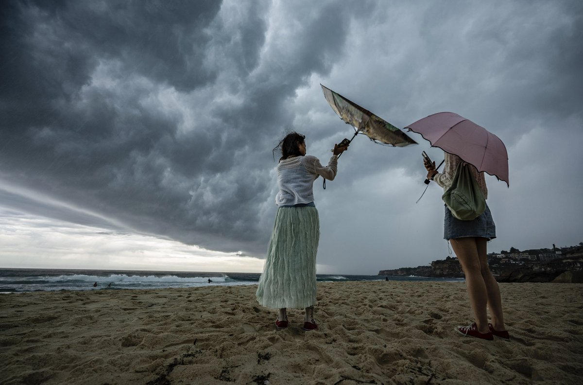 Storms roll in across Tamarama Beach. Photo by Wolter Peeters @ShooterWol @smh