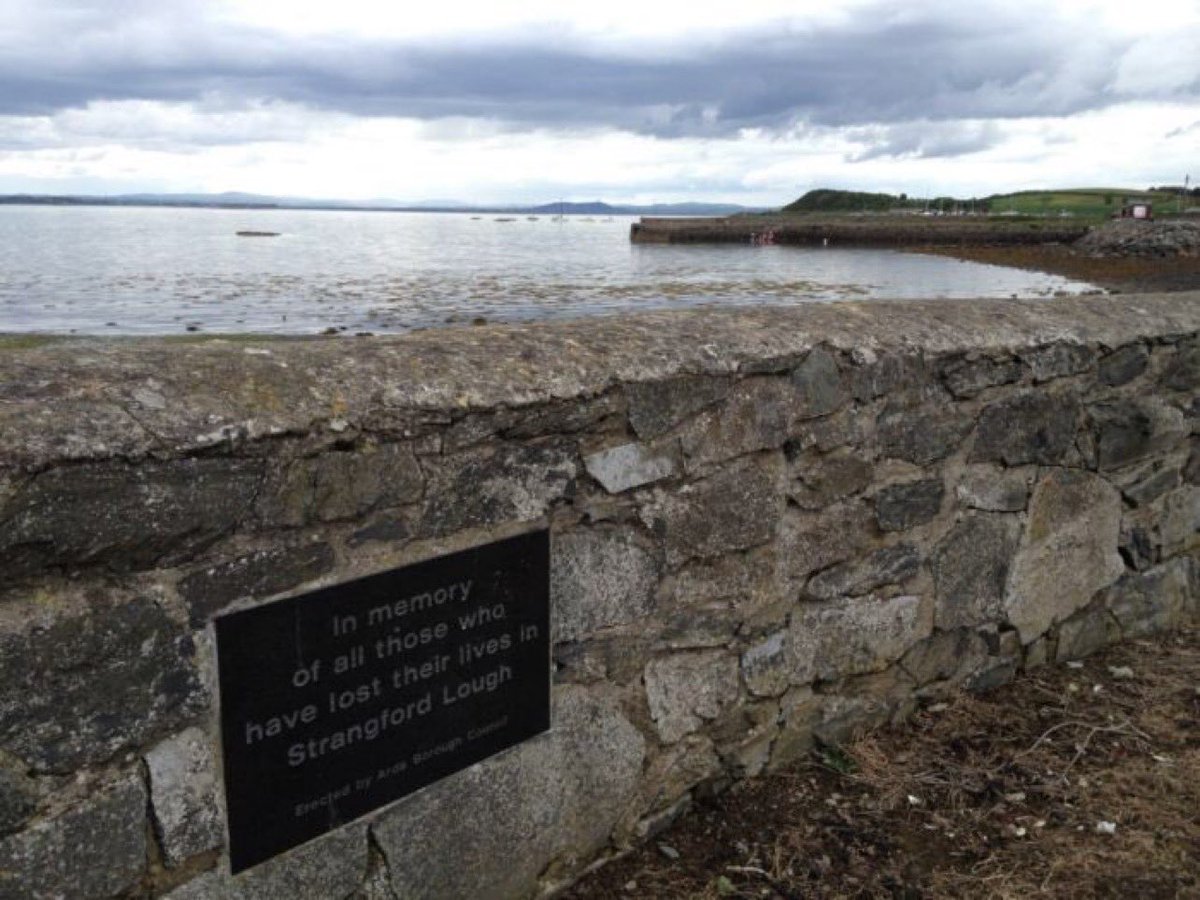 Sad memories of the evening of this day, 27 Dec 1994, when six young men were returning from Ballydornan to Kircubbin in their small speedboat. It sank off Trasnagh Island. Sadly only one made it to safety ashore. portaferrylifeboat.com/boat/bpvisit.h…