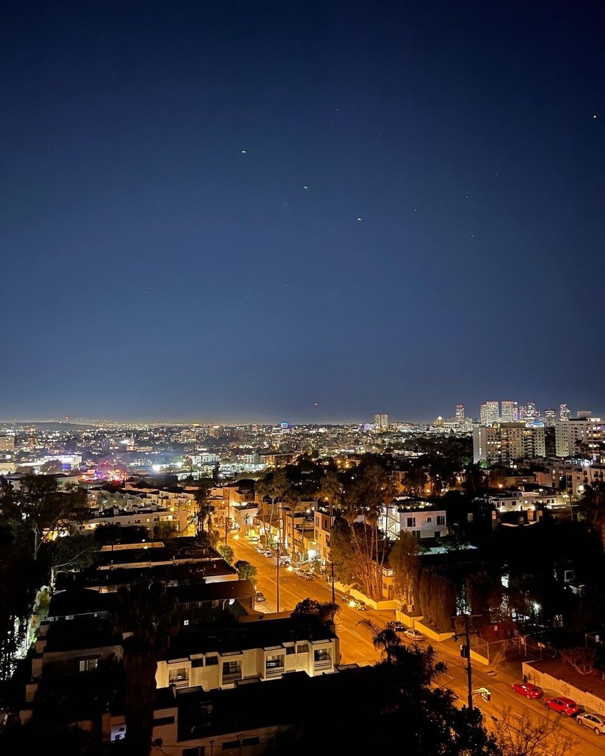 The London WeHo (@thelondonweho) on Twitter photo When your morning starts with a hike through Runyon Canyon and your evening ends with a rooftop view from The London West Hollywood, you know you've found the perfect balance of adventure and comfort.
📸 timeoutla & isabelleckeller When your morning starts with a hike through Runyon Canyon and your evening ends with a rooftop view from The London West Hollywood, you know you've found the perfect balance of adventure and comfort.
📸 timeoutla & isabelleckeller