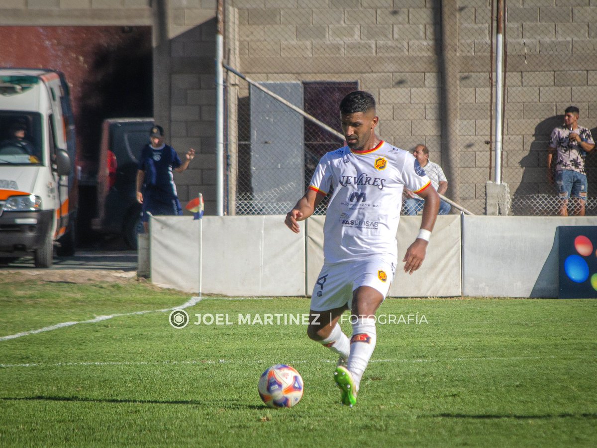 Luismonge_4's tweet photo. No fue el año que esperábamos en lo futbolístico pero estoy realmente agradecido con ustedes @Colegiales1908 por haber confiado en mi . Se que pronto tendrán el fruto de todo lo que están construyendo y trabajando , un fuerte abrazo y gracias nuevamente ! 🙌🏽🇹🇩 https://t.co/ETToiNoX2j