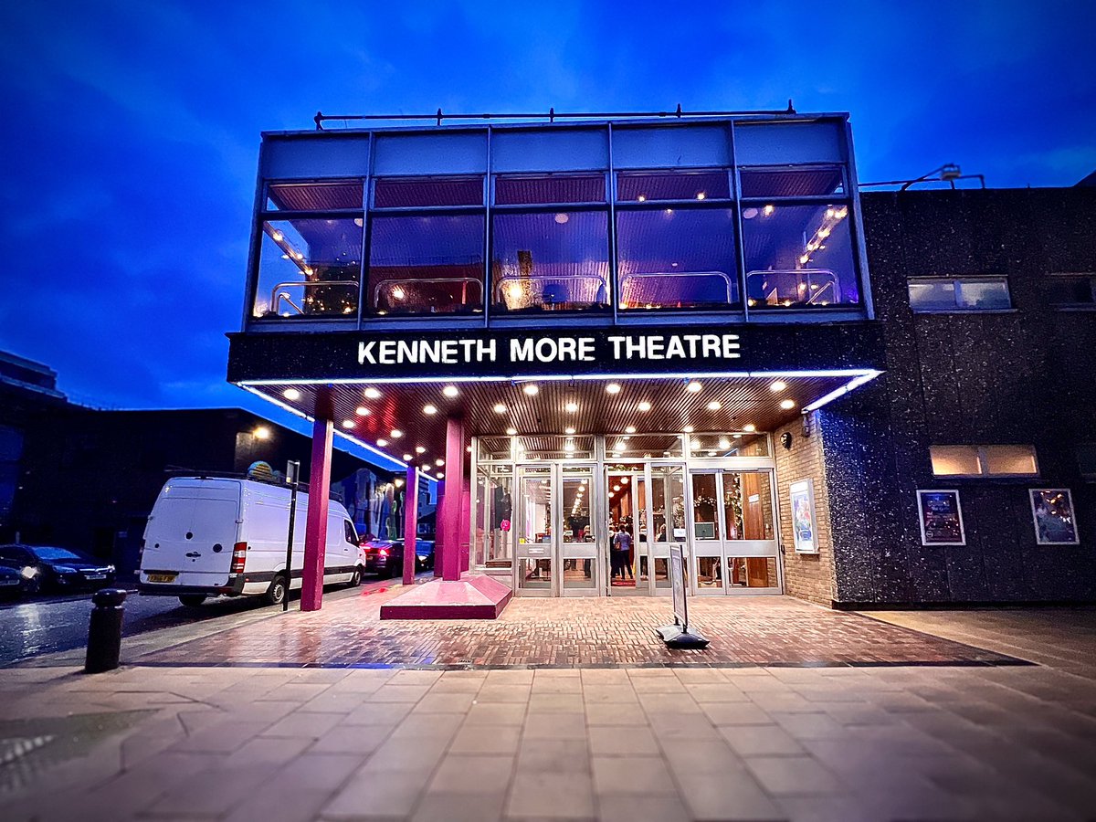 The most delightful afternoon in Ilford, transported to Neverland courtesy of <a href="/MarcusJForeman/">Marcus J Foreman</a> - my ultimate panto hero 💫

This company really do make magic and they do it so fabulously dressed in gorgeous costumes by <a href="/IBYNigel/">Nigel Ellacott</a> which are equally stars of the show! ✨