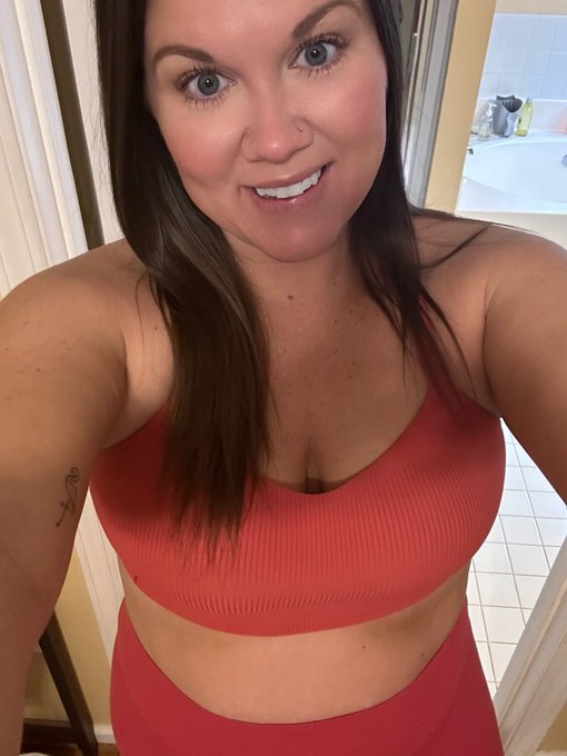 New gym fit 😉 https://t.co/wwfWjUkl13<a href="/tag/braves"class="tags"><span>#braves</span></a><a href="/tag/bravescountry"class="tags"><span>#bravescountry</span></a>