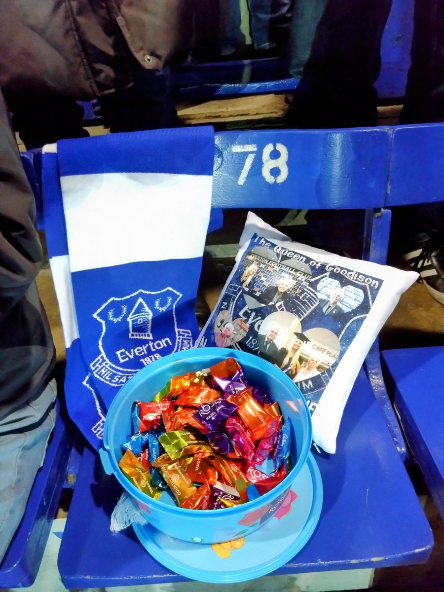 💙 I missed my usual pre match chat with #EFC tour guide &amp; long time staff member Lily Barnes today. Lily died last week at the age of 79.

I did give her seat a tap as I went by &amp; what a lovely gesture from her family for fans.

Sleep well, Lily x