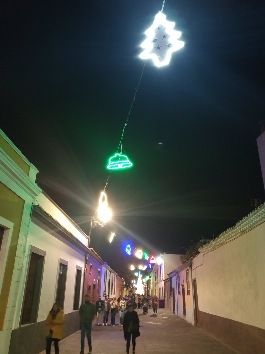 ¿Qué te apuestas a que diciembre será el mes con mayores niveles de #lightpollution en #España?
La decoración navideña es la responsable
doi.org/10.1002/pan3.1…
¿por qué no es buena idea iluminar por iluminar? Minihilo👇