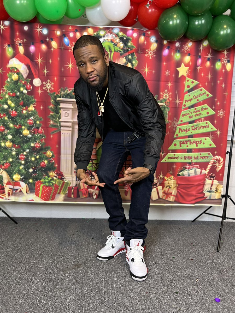 six2flyguy's tweet image. 📸🎅