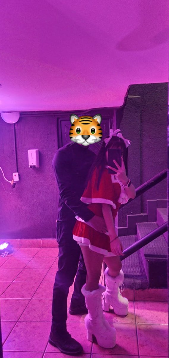PingusSW's tweet photo. Sábadito con mi amor en @ElMejorClubSW 🤍🎄 https://t.co/28k6WIYaZg