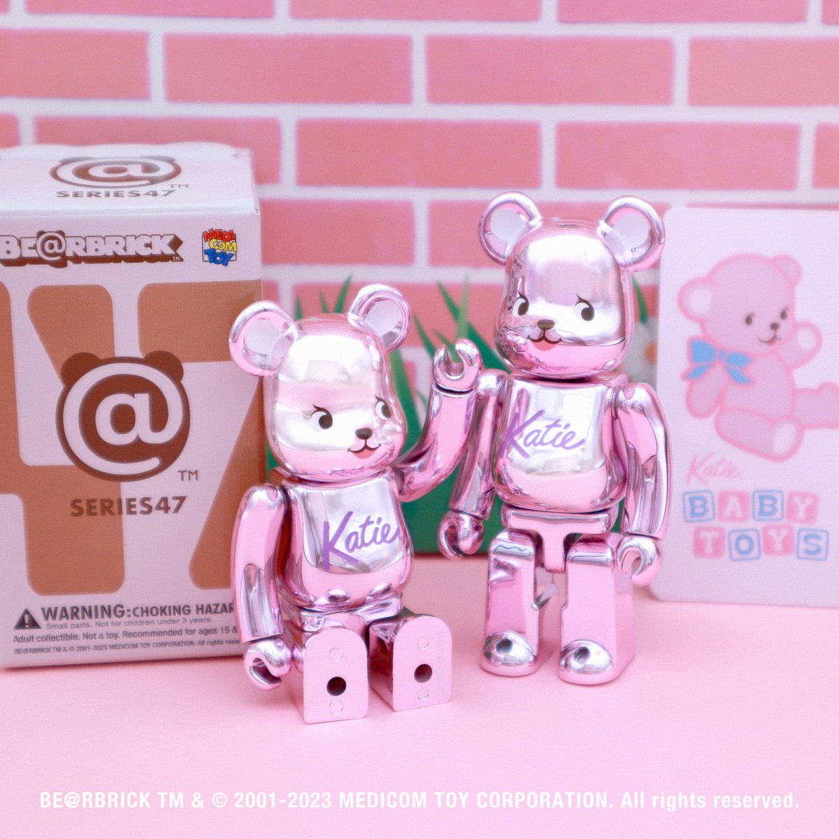Katie_the_Store's tweet photo. 💖 BE@RBRICK SERIES 47 💖

シークレットのひとつに . . .
“ ピンクメタリック ” の
スペシャル Katie BEAR が登場 🎀✨✨

メディコム・トイ直営店舗、他一部店舗にて発売中です
( Katieでのお取り扱いはございません )

BE@BRICK TM &amp; © 2001-2023
MEDICOM TOY CORPORATION. All rights reserved. https://t.co/EDyQ1RG8IF
