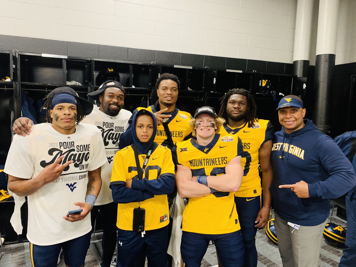 Incredible feeling finishing the season 9-4 with a group of resilient players &amp; coaches! I’m proud of this staff, this team, and especially proud of my #BigLeagueBacks 

It’s a Great Day to be a Mountaineer!! 
Mayo Bowl Champs!! 🏆