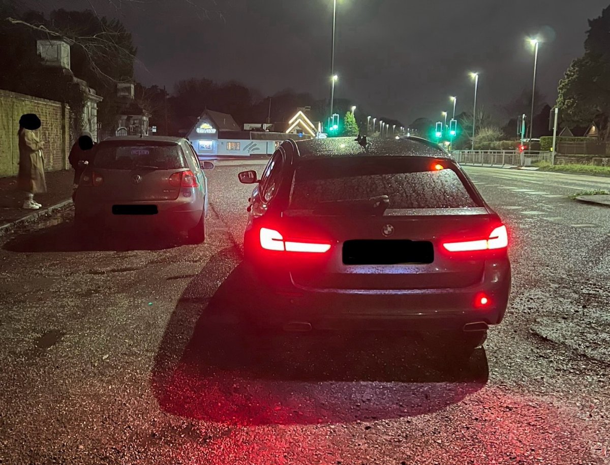StaffsDogs's tweet photo. Another #DrugDriver taken off the roads tonight in @Policingstoke by #StaffsARV. As we followed this vehicle along the A34 we could smell cannabis coming from within it 🤷🏻‍♂️… Drugs recovered, driver arrested. Thanks as always to @staffsresponse for their assistance. https://t.co/9h1wxhARD7