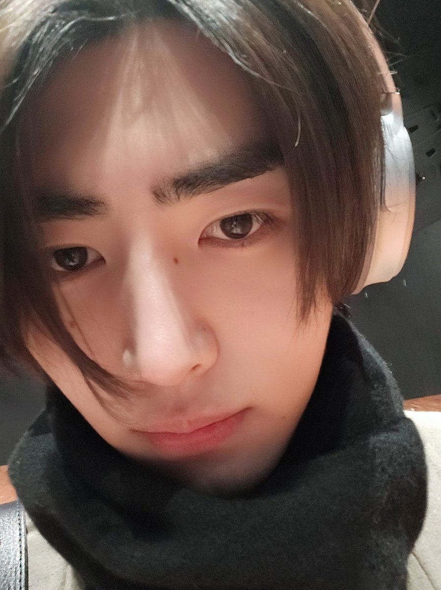 enhypenweverse's tweet image. [ #성훈's Post ] 231228

#SUNGHOON: What are you doing? I’m curious

@ENHYPEN_members @ENHYPEN #ENHYPEN #엔하이픈