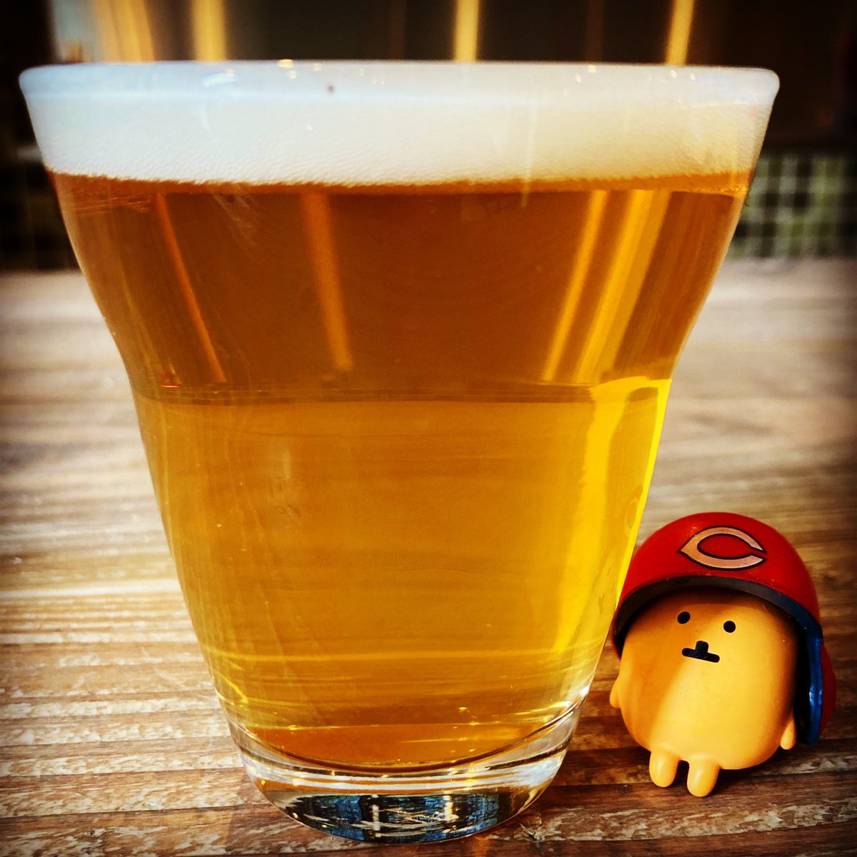 mugi_BAKU_2023's tweet image. Tucher/Helles Hefe Weizen🇩🇪
ドイツ農業協会主催品質協議会で10回の金賞を受賞したヴァイツェン🍺

1692年に職人の街ニュルンベルクで設立された最も古い歴史を誇る老舗ブルワリーです🔨

旧王立バイエルンの伝統を現在に伝える一杯をぜひお楽しみください🍻
#tücher 
#helleshefeweizen
#mugiBAKU