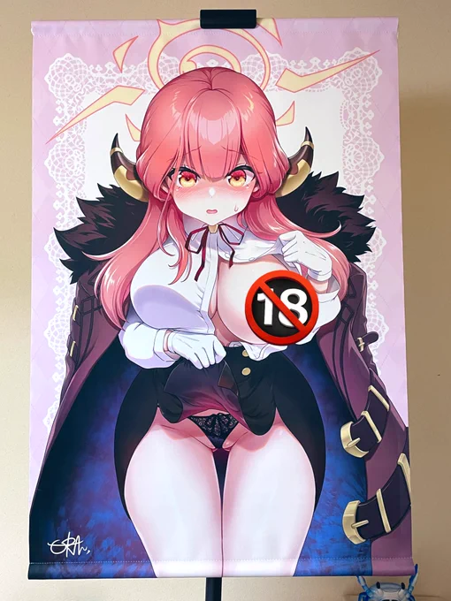 冬コミで頒布するタペストリー その3 陸八魔アル 新刊イラストのタペストリー版です細かい部分まで鮮やか綺麗に印刷されています ショーツのレースもバッチリです B2サイズ ダブルスエード 2500円