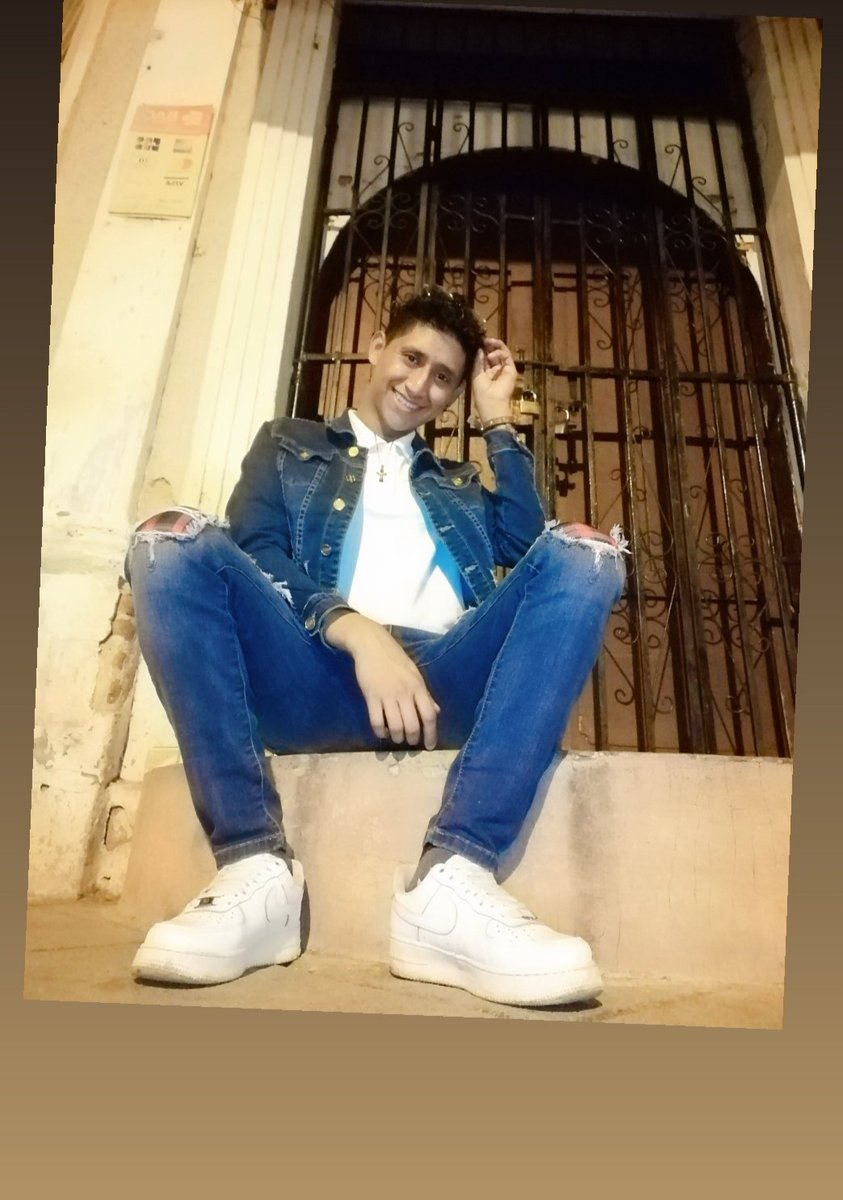 ExequielCu29827's tweet photo. En la calle 😏

En la casa 🤭😈 modo putita https://t.co/jTG9qYr5Wl