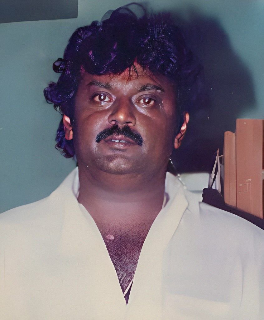 MaridhasAnswers's tweet photo. தே.மு.தி.க நிறுவனர் மதிப்பிற்குரிய கேப்டன் விஜயகாந்த் அவர்களின் மறைவுக்கு எனது ஆழ்ந்த இரங்கல்கள். 

ஒன்றை நாம் மறக்கக் கூடாது! அவரது நிலைக்கு முழு காரணம் மீடியா மற்றும் போலி செய்தியாளர்கள் இவர்கள் நடத்திய தொடர் தாக்குதல். இயற்கையான கோபம் எளிதில் வரும் என்பதை அறிந்து அவரை கோவப்படுத்தி அதை கிண்டலாக செய்தி வெளியிட்டு அவரின் அரசியல் முயற்சியையவே வீழ்த்திய கும்பல் இது. 

விஜயகாந்த் என்ற நல்ல மனிதனுக்கு நாம் செய்யும் மிகப் பெரிய மரியாதை எது என்றால் அது “திராவிட கட்சிகளிடம் காசு வாங்கிக் கொண்டு மீடியா என்ற போர்வையில் திரியும் கும்பலை எதிர்ப்பது”.