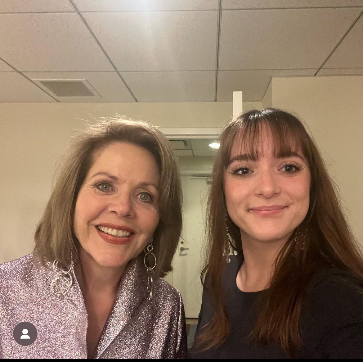 AnnaKDooley's tweet photo. @ClaireAnne12 @ReneeFleming Same for me as well! She such an amazing person! https://t.co/HDVzddVmgX
