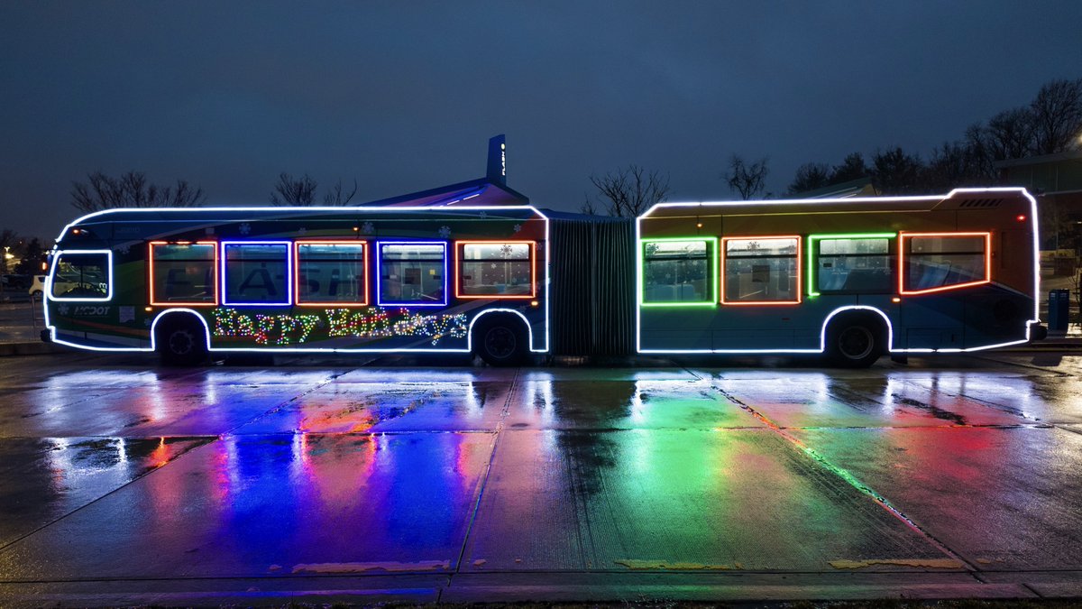 MyDronePro's tweet image. ❄️Loved seeing the Holiday Flash Bus at the Briggs Chaney Park and Ride. The rain tonight just made it seem even more festive. @RideOnMCT @MCDOTNow @SilverSpringMD #MDCommuters #Holidays #SilverSpringMD #RideTheFlash #HappyHolidays