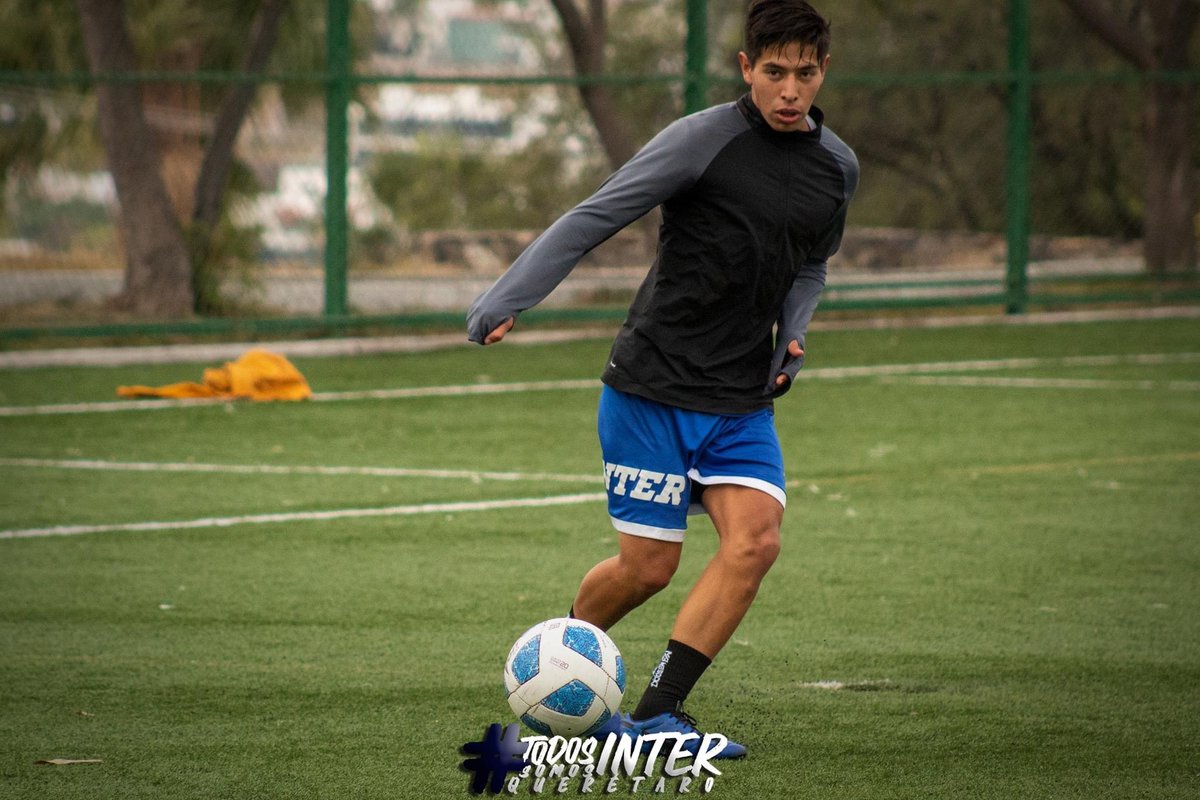 fcinterqro's tweet photo. Cerrando la última semana del año con futbol ⚽️
A tope en la pretemporada 🔵⚫️
@LigaPremier_FMF @LigaTDP 
#TodosSomosInter #TodosSomosQueretaro https://t.co/ZVqmuybNJK