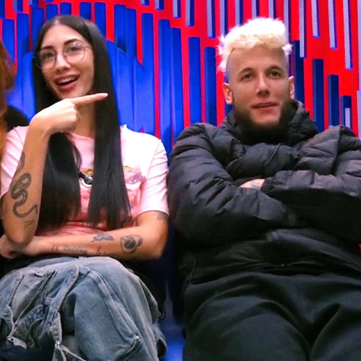 LAREVUELO53's tweet image. #GHVIP27D A VER MAÑANA CON QUE NOS SORPRENDEN SE HAN CONVERTIDO EN UNA CAJA DE SORPRESAS JAJAJA ME ENCANTAN!!! CREO QUE ME VOY A IR DORMIR NECESITO RECUPERARME DE MI GRIPE JESSICA BUENO  #JESSINGO27D