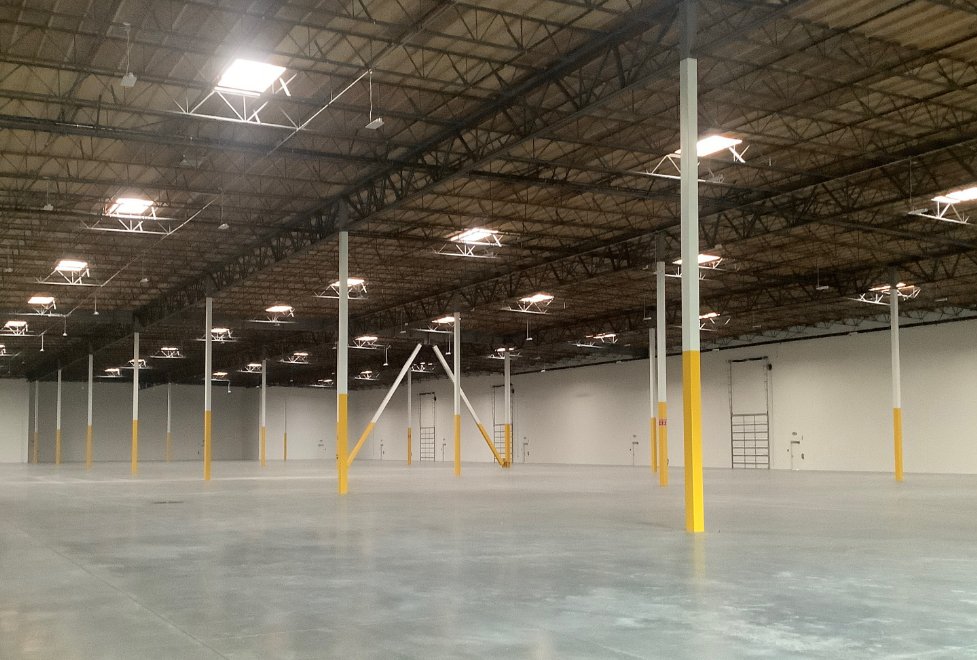 No better place to play hockey than on a smooth-as-ice warehouse slab at the LogistiCenter at Richmond! Our superintendent for this project is the ultimate hockey enthusiast and is ready to play any chance he gets.

#Deacon #LogistiCenter #Hockey