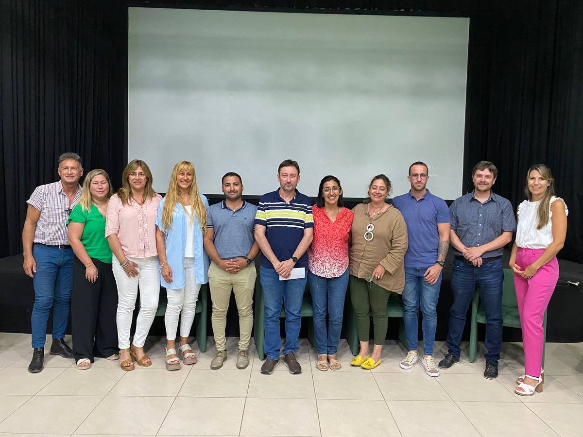 EstebanMotta's tweet photo. Hoy nos reunimos con la Agencia para el Desarrollo del depto San Martín 💪🏼 Todos los Municipios y Comunas trabajando juntos para potenciar nuestra región y desarrollar nuestras localidades. https://t.co/3BjizdBBYA