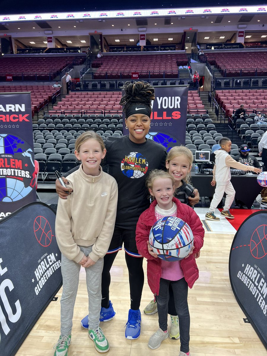 ou_spatt's tweet photo. @Globies thanks so much for a great event. #girlpower https://t.co/cvTnfEVULK