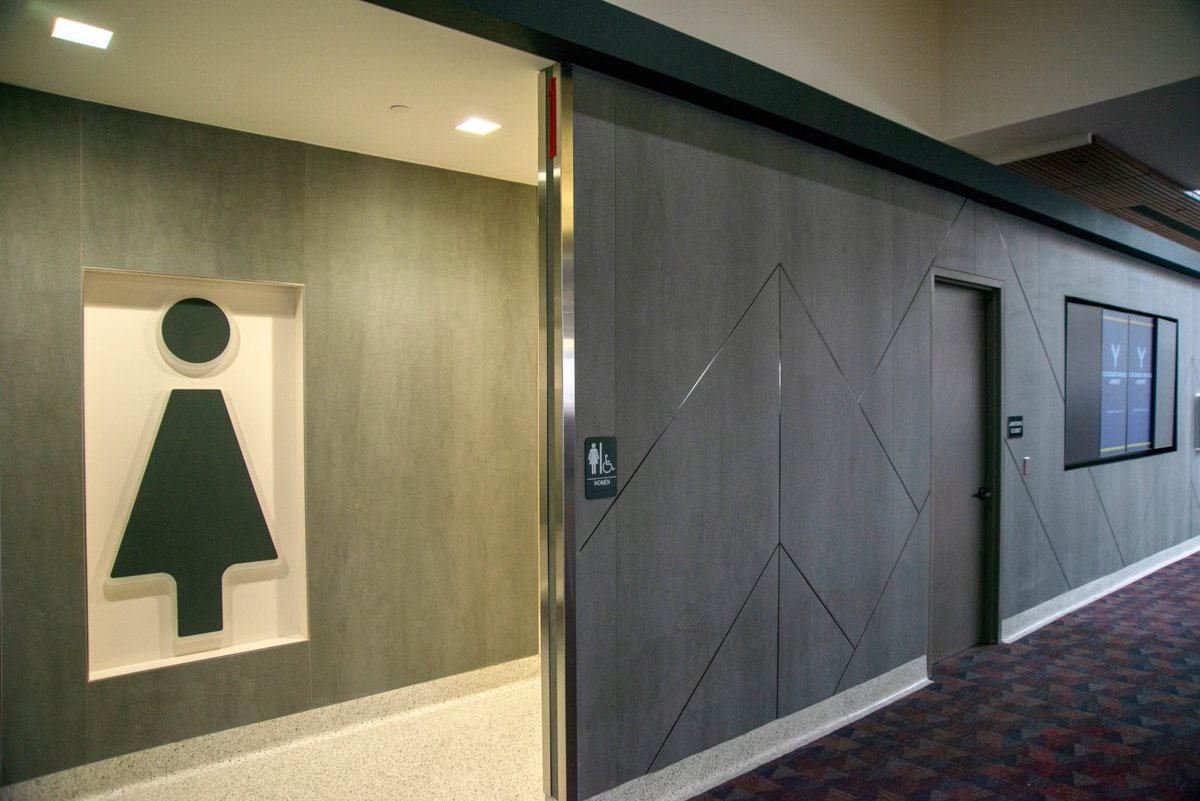 COSAirport's tweet photo. π Exciting news! As part of our #ElevateCOS initiative, we've revamped our bathrooms to be more inclusive and environmentally friendly.
πΏπΏ Experience the difference with wider stalls, lower lavatories, and water-efficient plumbing fixtures! https://t.co/EskDoEmymc