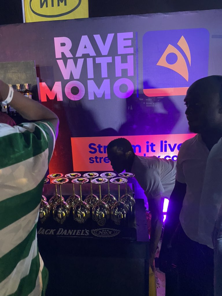 _dhemii's tweet photo. - @MoMo_PSB no dey carry last !!!

The party is just getting started at Bear  With Us Festival and fun games/activities are underway! 

You can still find your way to Landmark Beach !
For MTN MoMo subscribers, stream live via https://t.co/d7J1MxtBpT
#RavewithMoMo https://t.co/M730XC2yy9
