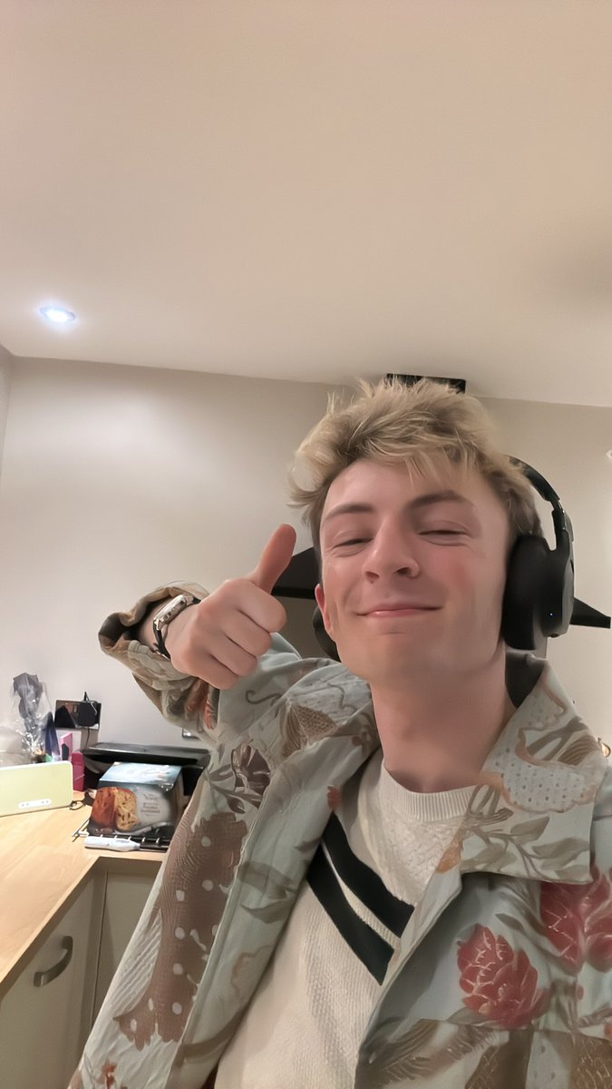 Another Year over and another yellows smalls complete… creators I have big ideas to work with you! so keep your eyes peeled if you want some yellowisnice in your projects… 

In the meantime I’m gonna go have fun for a couple days! And then I’ll be back at the end of Jan 👀