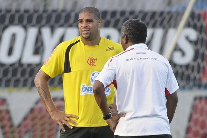 martinFLA81's tweet photo. Quem não se arrepia com isso não pode ser Flamengo. 🙏🏼🔴⚫️ https://t.co/If1ksznUHc