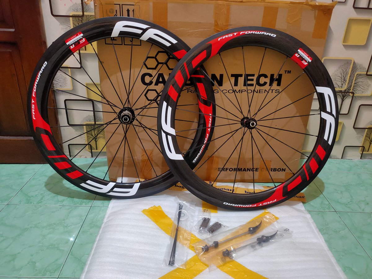 dhemazzh's tweet photo. Bismillah murah meriah wheelset carbon kondisi BARUUU!! blm pernah dipake karena gk jadi dipake Wheelset carbon FfWd palsu/kw 60mm hub freehub novatec kondisi no minus karena masih baru, lepas murah saja 4,5jt lokasi surabaya,, luar kota kirim2 bisa pake rekber tokped #fnfjb https://t.co/zg8le2YrGI