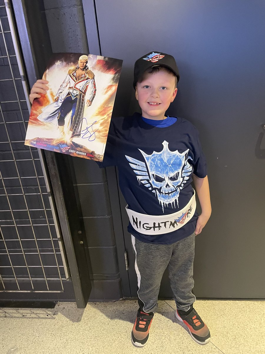OfficialErc's tweet photo. So excited for his 2nd WWE SHOW, and 1st time seeing #CodyRhodes live! #WWEBoston  #WWELIVEHolidayTour https://t.co/q32FN5LxDJ