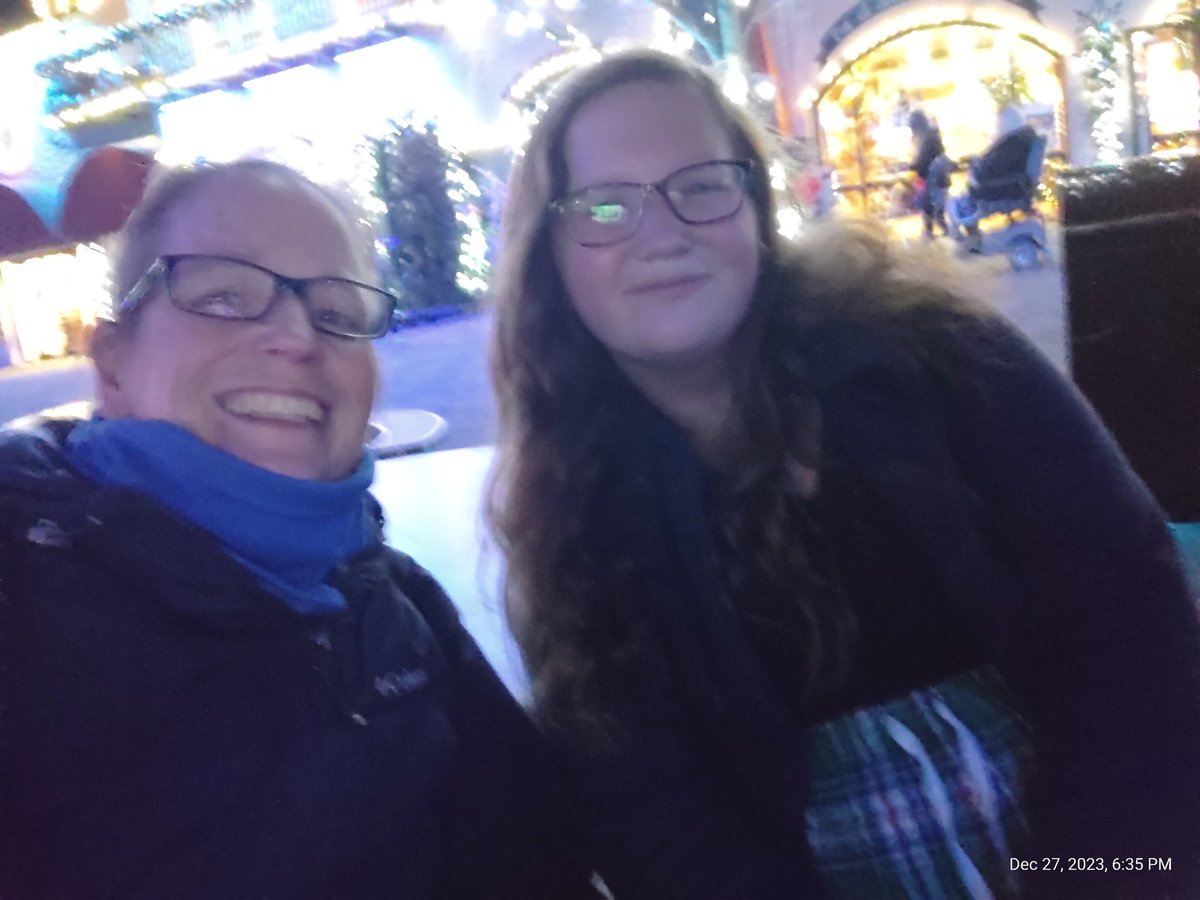 NighthawkATC's tweet photo. Charlie and I decided not to wait the 1 hour and 45 minutes for Flight of Fear at Winterfest. My brother, his kids, Victor, Evie, and Vivian all went on it. #WeSmart https://t.co/PR9AITDT56