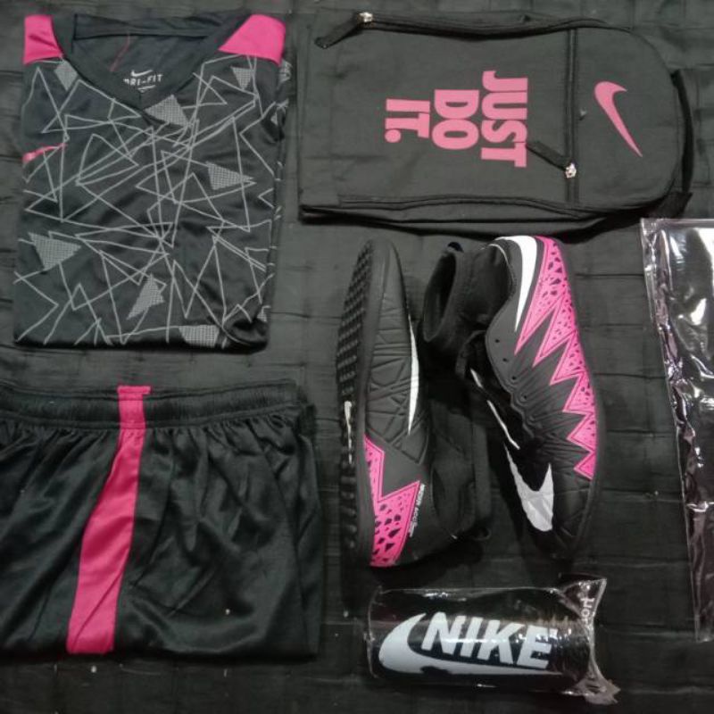 SenjaHideung's tweet photo. PAKET OLAHRAGA FUTSAL Dan SEPAKBOLA WAJIB KAMU PUNYA !!!!

#ShopeeID #racunshopee 

Cek Disini Aja > https://t.co/TxS0zF7K2W

A Thread https://t.co/ssrbZ75Rwc