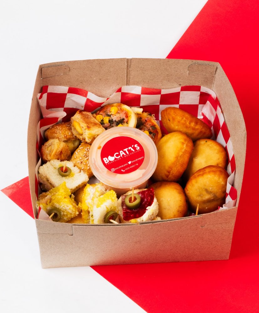 Tienes una reu/compartir en menos de 1 hora te resolvemos para que no llegues con las manos vacías 😉

Nuestras cajitas surtidas van en diferentes presentaciones ⬇️

La caja de 50 pasapalos surtidos 22$

La caja de 30 pasapalos 13$

La de 100 40$