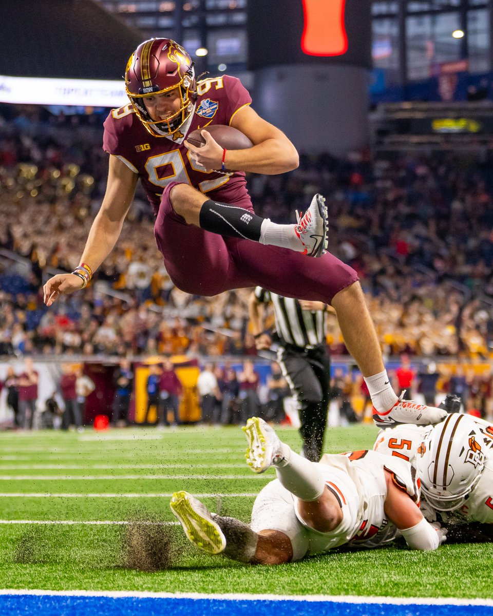 K1 or RB1?
<a href="/dragan_serb8/">Dragan Kesich</a> 2 point attempt
#RowTheBoat #SkiUMah #Gophers #DraganKesich #QuickLaneBowl