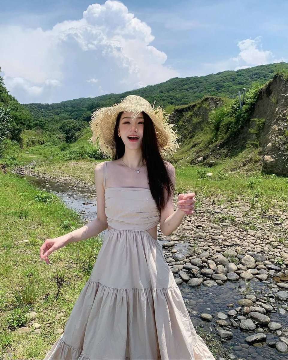 全裸
#去衣 #颜射 #射屏 #P图 #sm #骚货 #婊子  #意淫 #母狗 #女大学生  #文爱 ＃文媛 #合照 #羞辱 #合成 #换脸