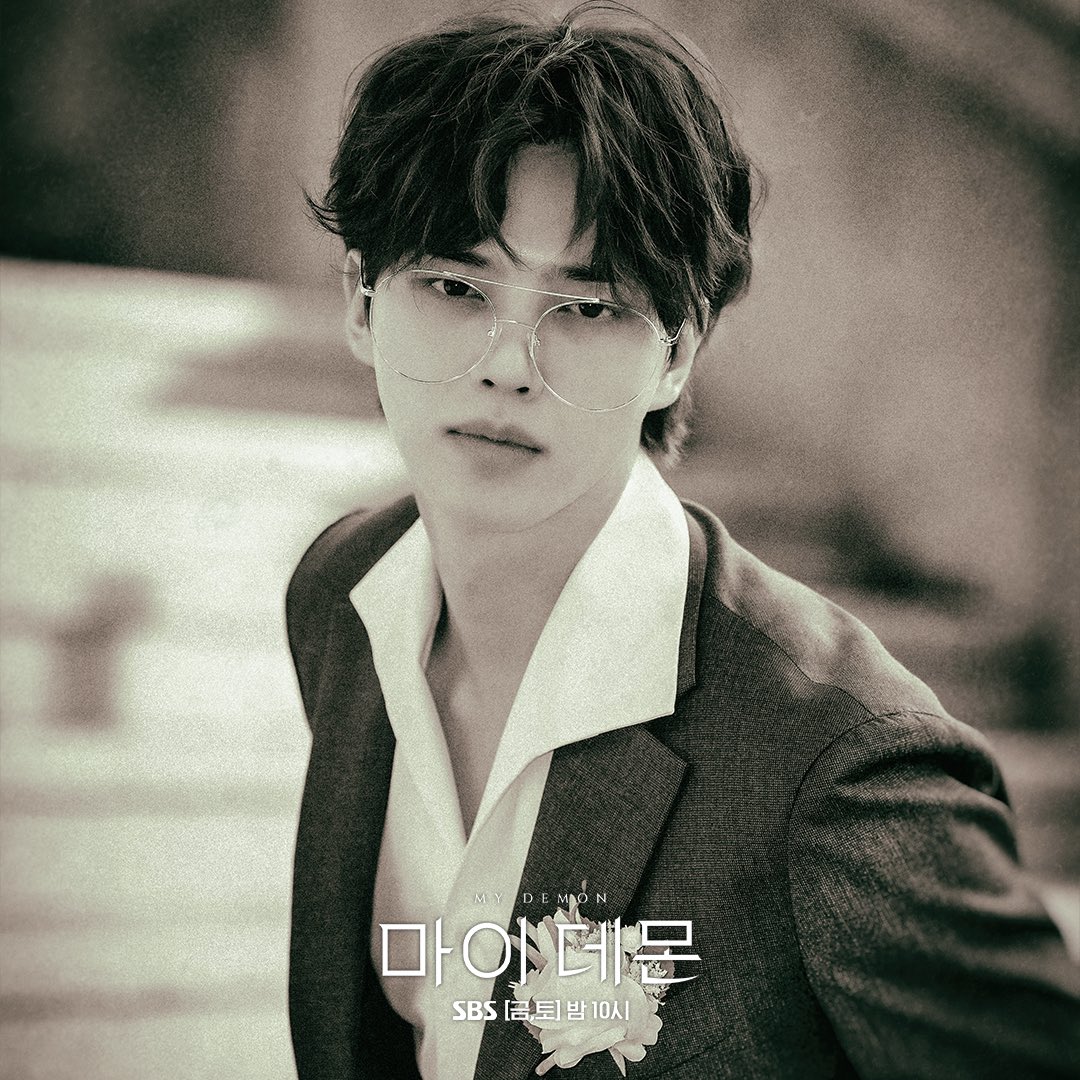 minikangie's tweet photo. Save me Jung Chilwon, save meeee https://t.co/uLe1li1EDD