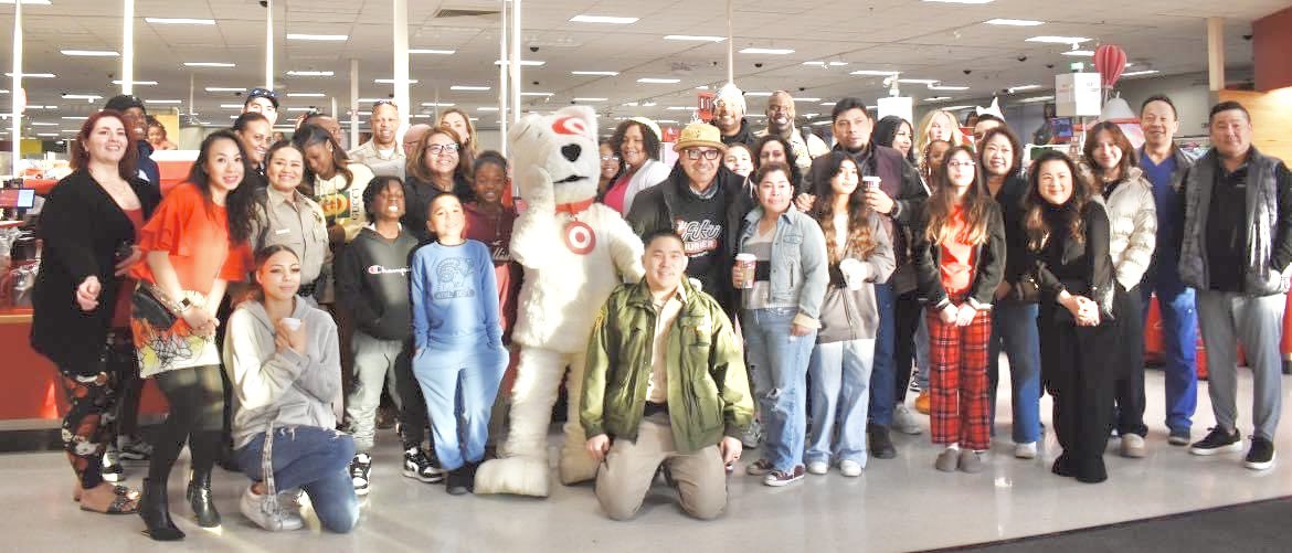fukuburger's tweet photo. One of those community feel-good days. We had the special honor to participate with @lvmpdoce @lvmpd in their “Pay It Forward” mentorship program. Each kid was given a $250 shopping spree at @Target, then Chef @rob_mags @Rayraynonstop @brianshaffer5 cooked breakfast. #LvCommunity https://t.co/fWvkUffzb1