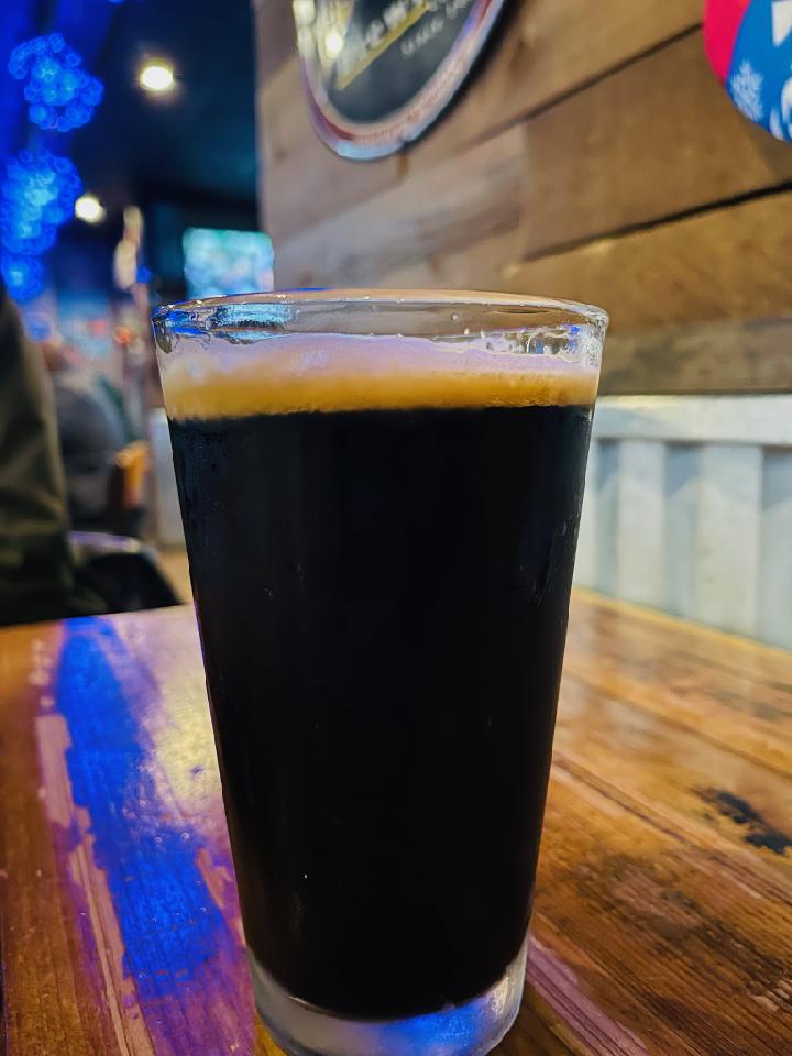 BeerSnobSean's tweet photo. Pregame for #RedWings tonight @Front43Pub.  @BellsBrewery Best Brown Ale, @OddSideAles Krumpusbock &amp; @rightbrainbrew Mexican Hot Chocolate CEO Stout.  #MiCraftBeer #MiBeer #drinklocal @sippinmitten @MIbeertaster @MiBrewersGuild @ManvsAle @ephoustonbill @qblacklock @beerpornstar https://t.co/lky9XD9Uji