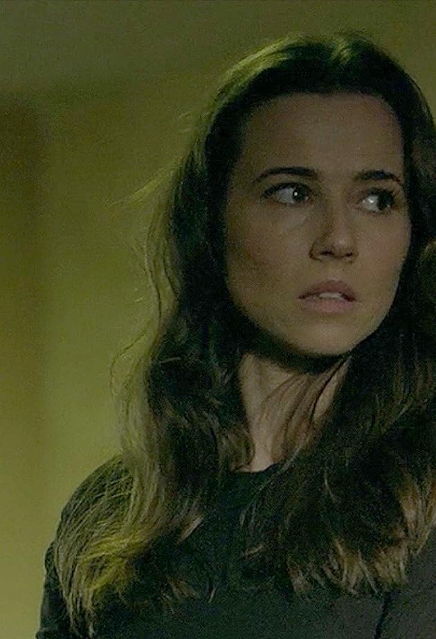 Meg Rayburn 🤎

Bisexual.
Strong.
Skeptical.
No minors 18+ only.
Dm to rp.

💗 &amp; RT?