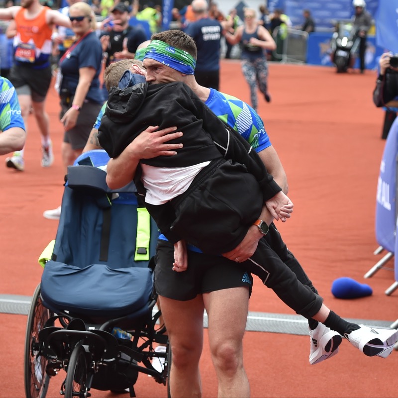 leedsrhinos's tweet photo. Congratulations to Kevin Sinfield and @Rob7Burrow on being awarded CBEs in the #NewYearHonours for their incredible support for the MND community
You can continue to support Kevin's fundraising efforts here https://t.co/gKuNmSAXu5