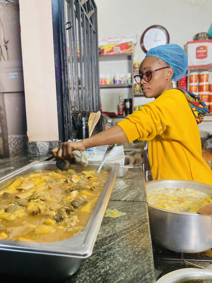 EdgarMugisha9's tweet photo. Meal number 112 served 

113:19:40 hours #MamaDsWorldRecord https://t.co/JLBc6VSFF2