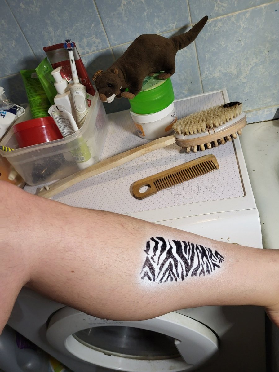 rifter_diaries's tweet photo. I'm testing materials for the image of Siberian. These are not paints for body painting, I am planning active actions, and I need the paint to last better. So this is something different, I'll see how this idea performs. 
#siberian #SlaughterHouseNine #worm #wildbow #parahumans https://t.co/fjWEvwxRF5